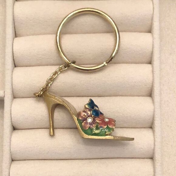 Ashleigh Manor | High Heel Enamel and Rhinestone Keychain - Picture 1 of 4